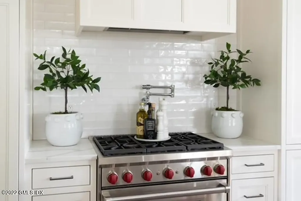 25 Woodland Drive Greenwich CT 06830