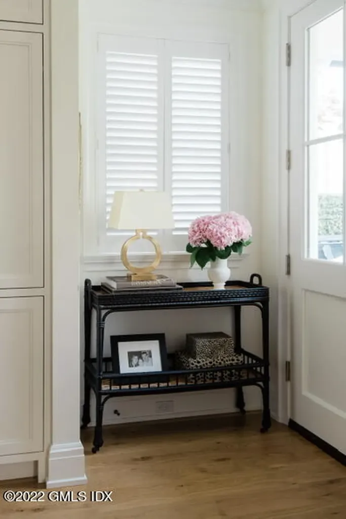 25 Woodland Drive Greenwich CT 06830