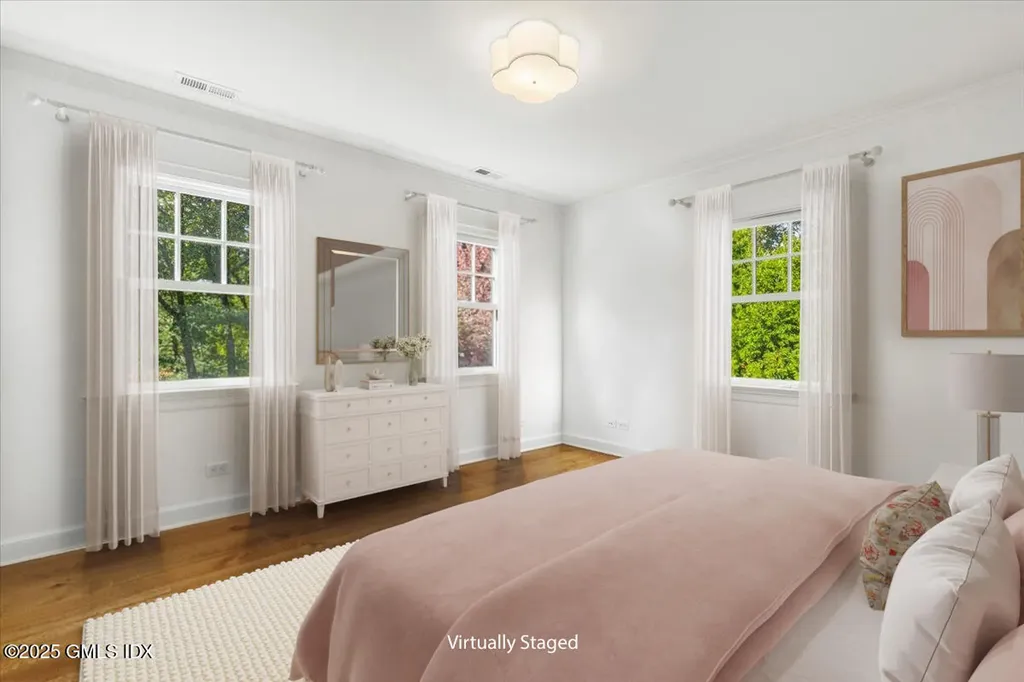 92 Hillcrest Park Road Old Greenwich CT 06870