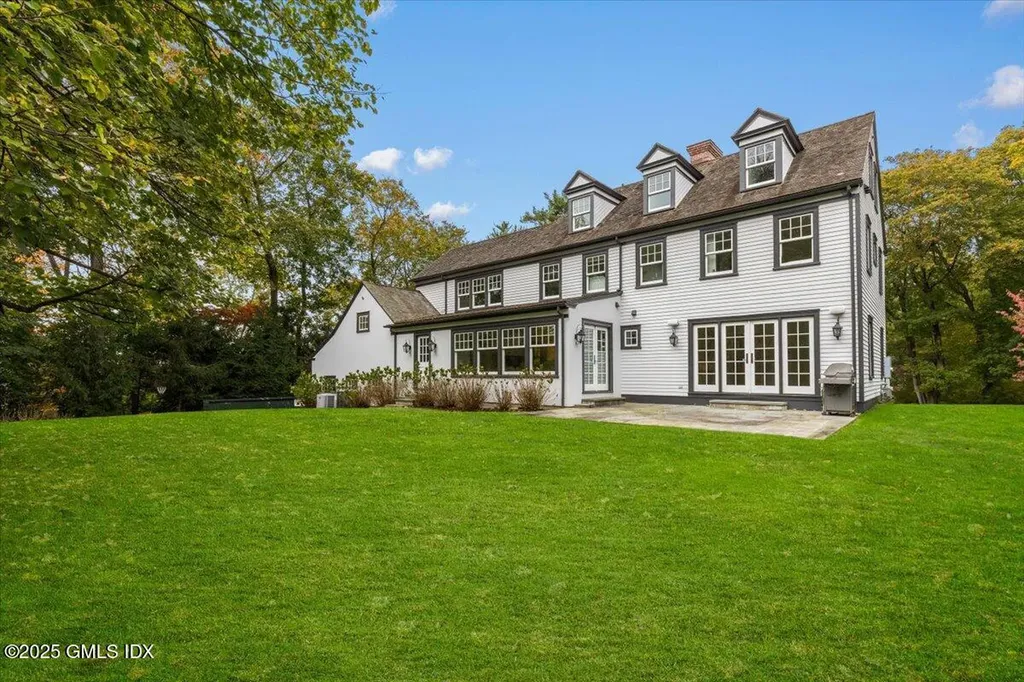 92 Hillcrest Park Road Old Greenwich CT 06870