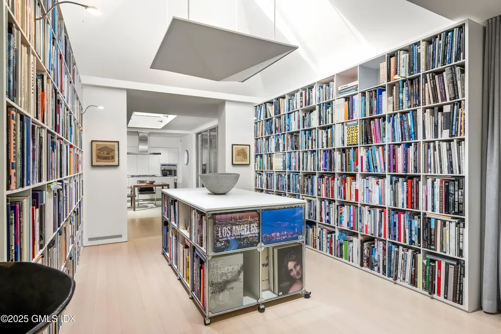 565 Oenoke Ridge New Canaan CT 06840