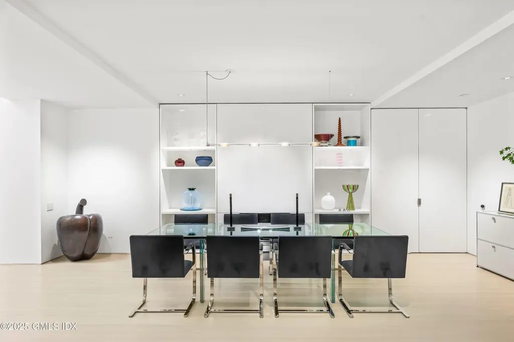 565 Oenoke Ridge New Canaan CT 06840