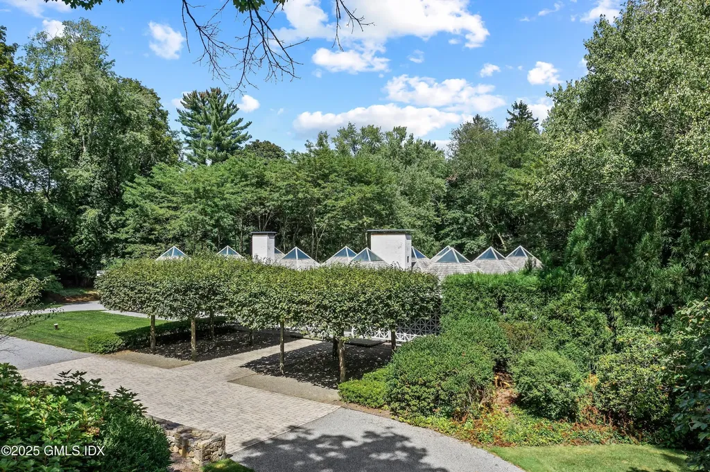 565 Oenoke Ridge New Canaan CT 06840