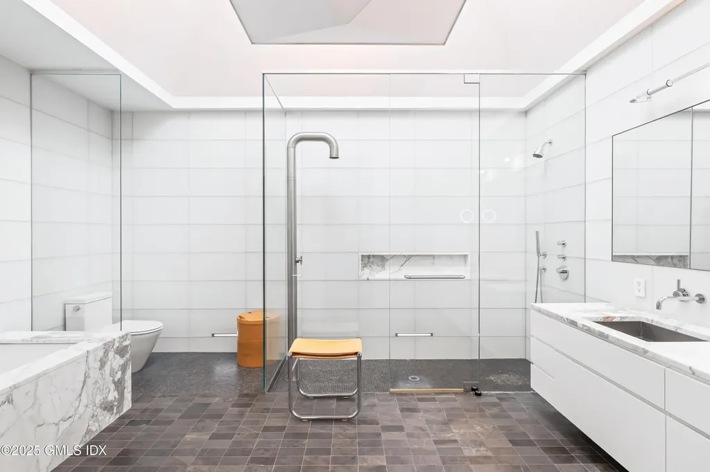 565 Oenoke Ridge New Canaan CT 06840