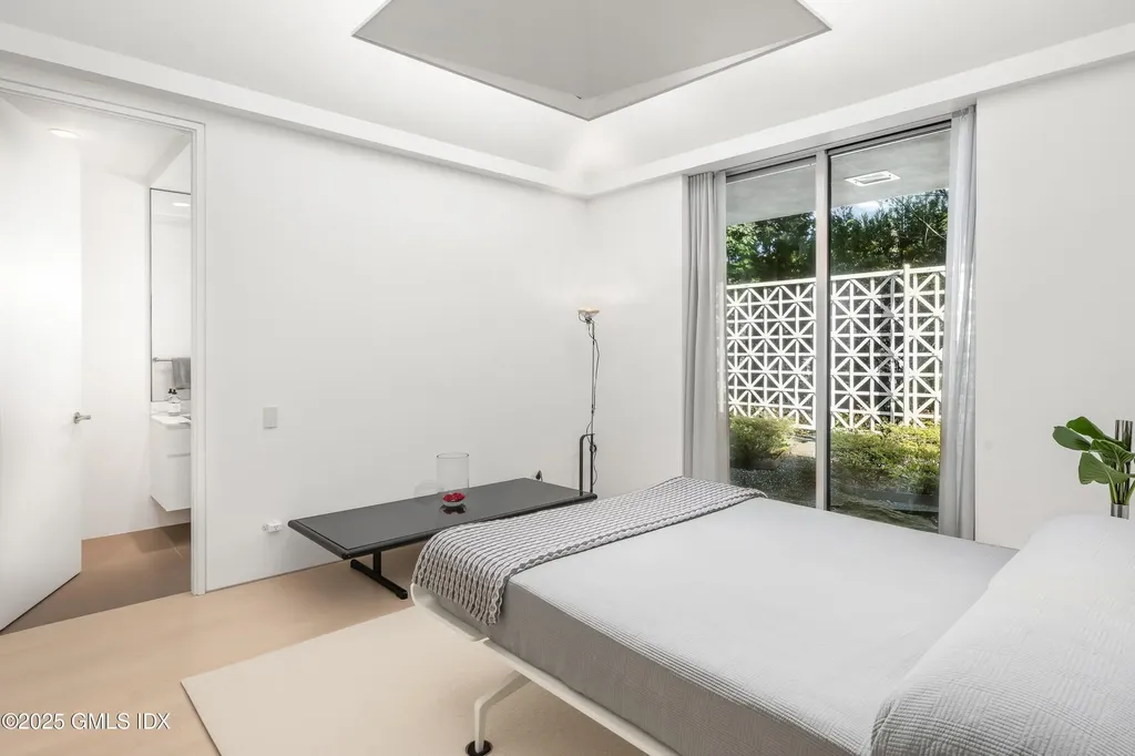 565 Oenoke Ridge New Canaan CT 06840