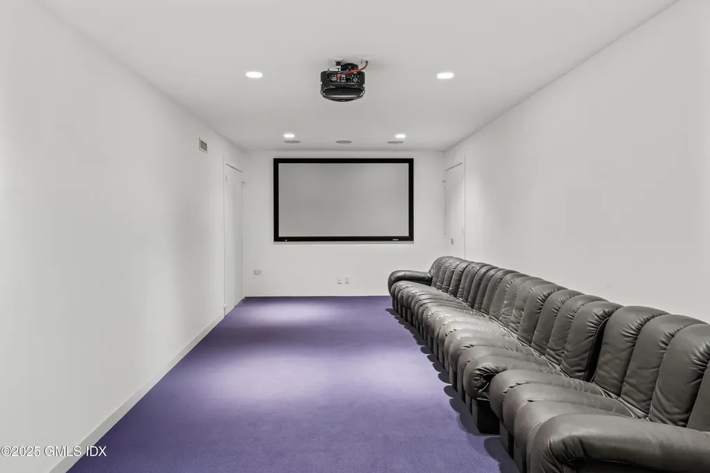 565 Oenoke Ridge New Canaan CT 06840