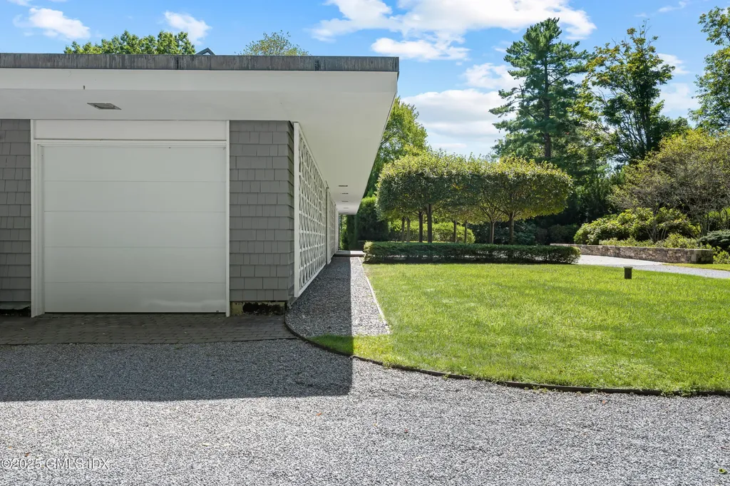 565 Oenoke Ridge New Canaan CT 06840