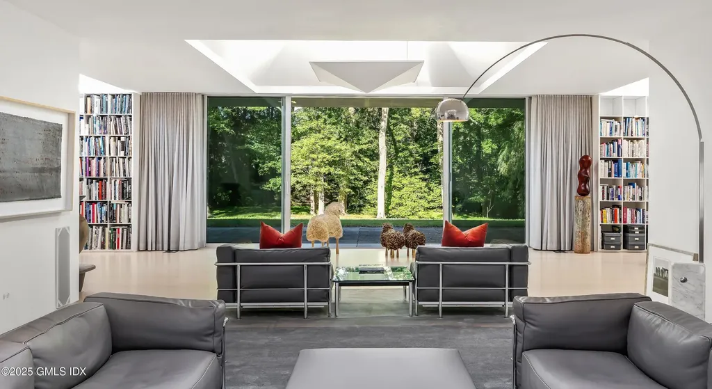 565 Oenoke Ridge New Canaan CT 06840