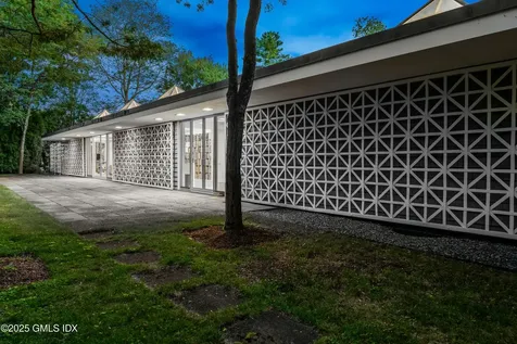 565 Oenoke Ridge New Canaan CT 06840