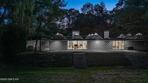 565 Oenoke Ridge New Canaan CT 06840