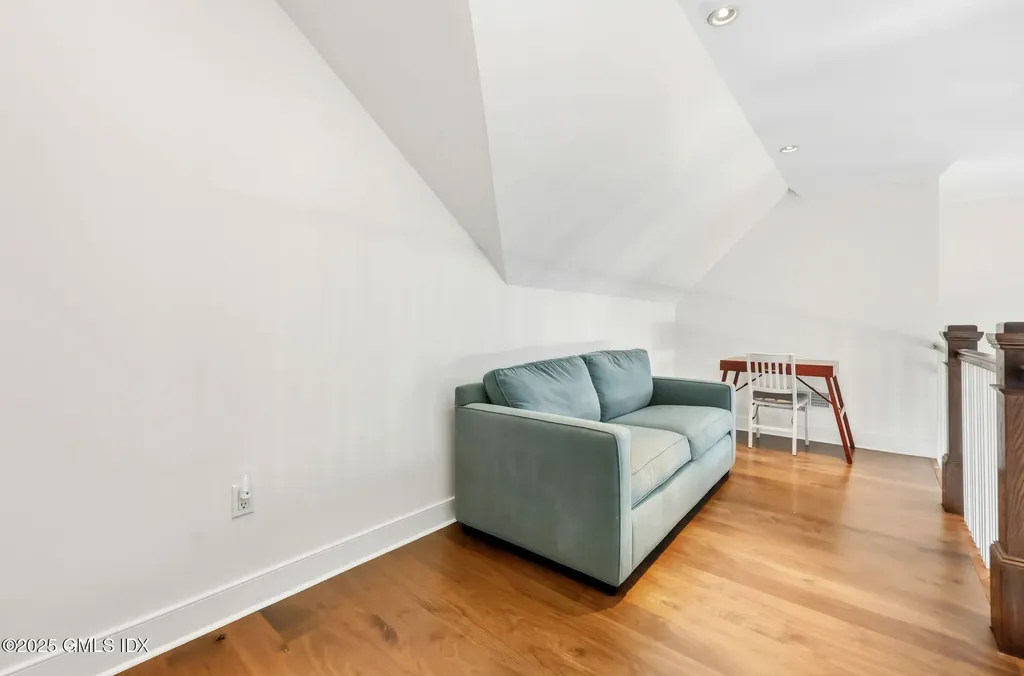 77 Havemeyer Lane Stamford CT 06902