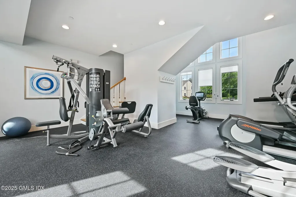 77 Havemeyer Lane Stamford CT 06902