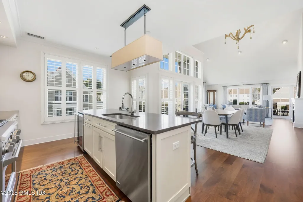 77 Havemeyer Lane Stamford CT 06902