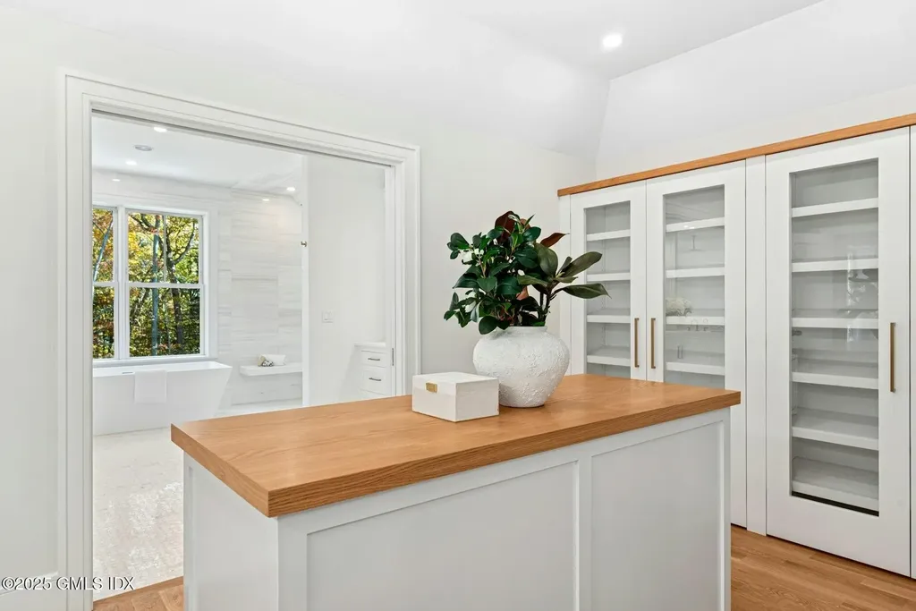 10 Stony Brook Road Darien CT 06820