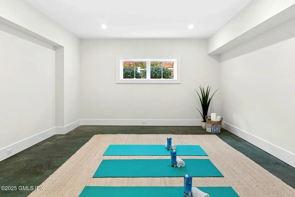 10 Stony Brook Road Darien CT 06820