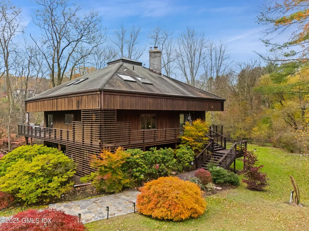 Greenwich CT, 198 E Middle Patent Road