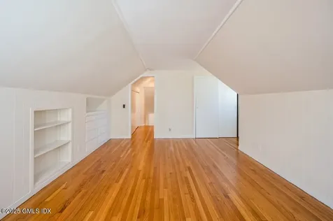 19 Bayside Terrace Riverside CT 06878