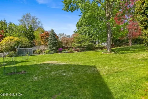 19 Bayside Terrace Riverside CT 06878