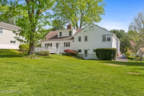 19 Bayside Terrace Riverside CT 06878