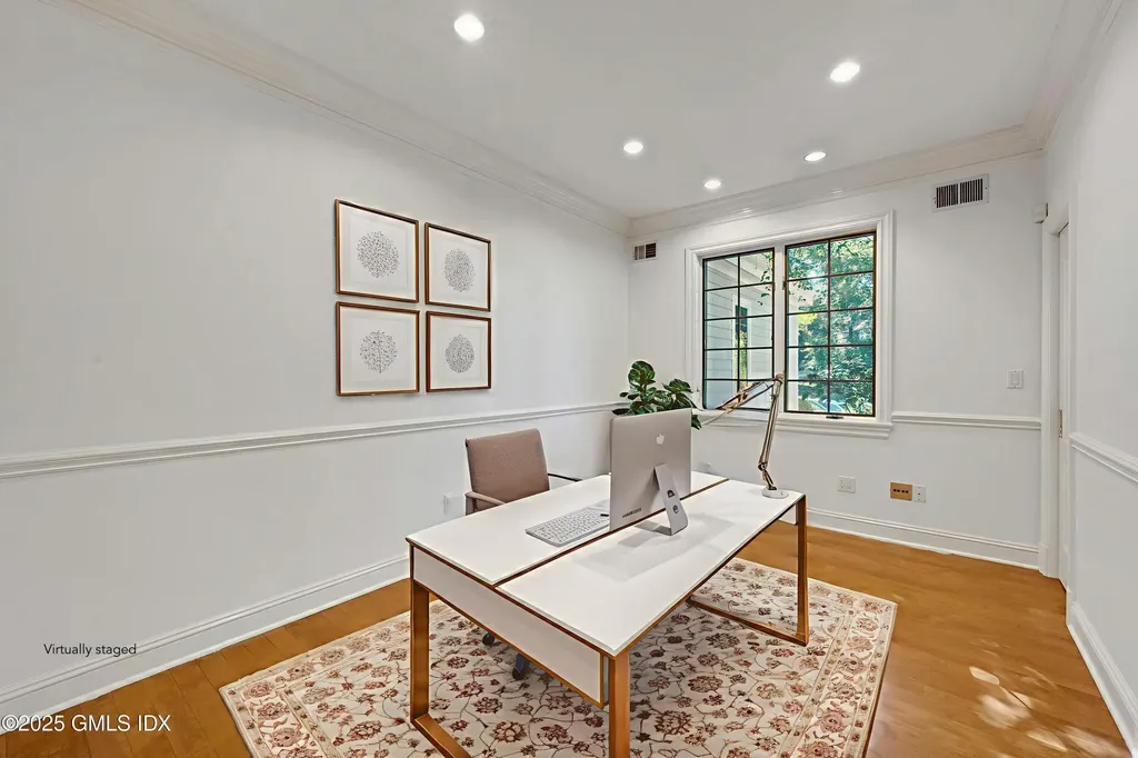 39 Running Brook Lane New Canaan CT 06840