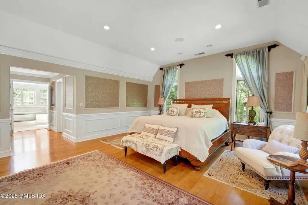 39 Running Brook Lane New Canaan CT 06840