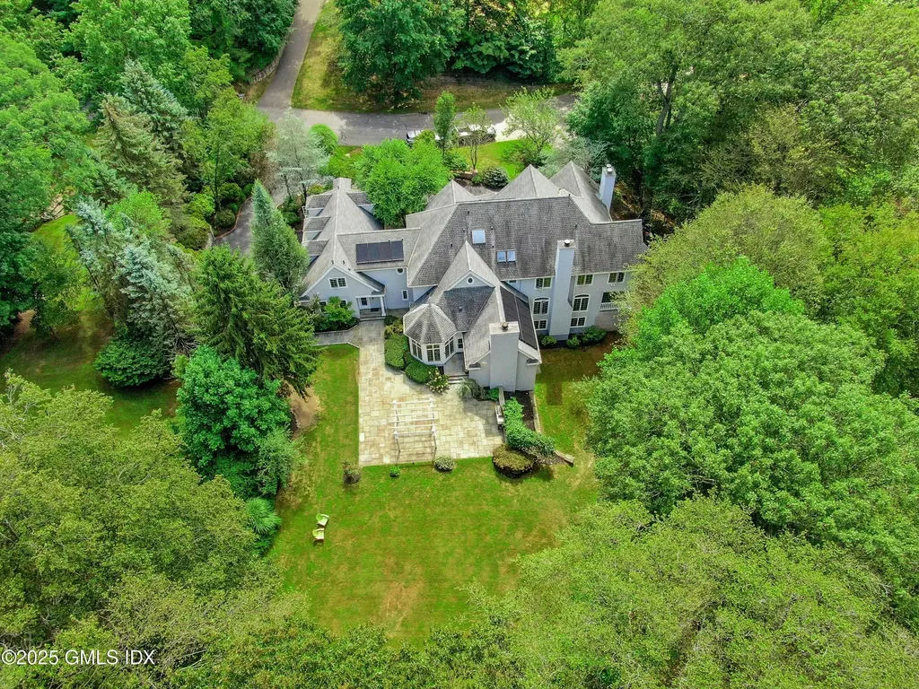 39 Running Brook Lane New Canaan CT 06840