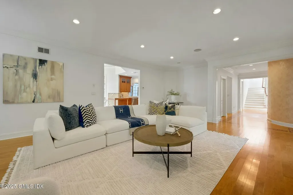 39 Running Brook Lane New Canaan CT 06840