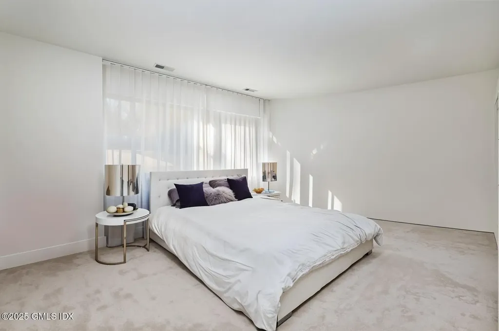 210 Red Fox Road Stamford CT 06903