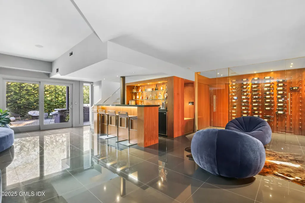 210 Red Fox Road Stamford CT 06903