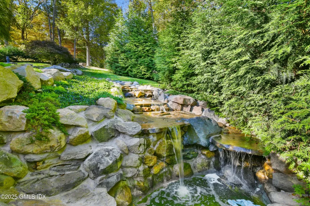 210 Red Fox Road Stamford CT 06903