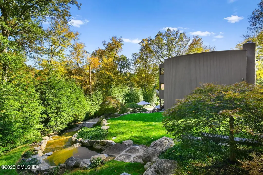 210 Red Fox Road Stamford CT 06903