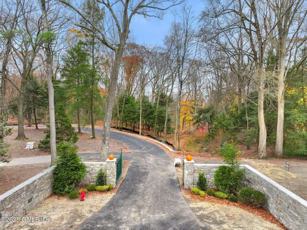 48 Brookwood Lane New Canaan CT 06840