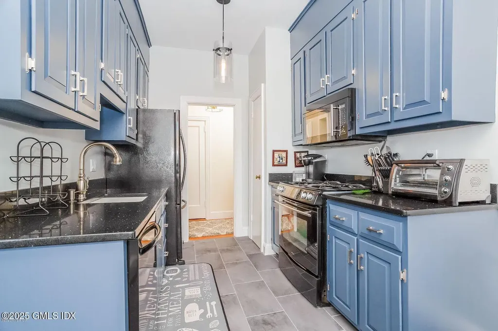 47 Lafayette Place Greenwich CT 06830