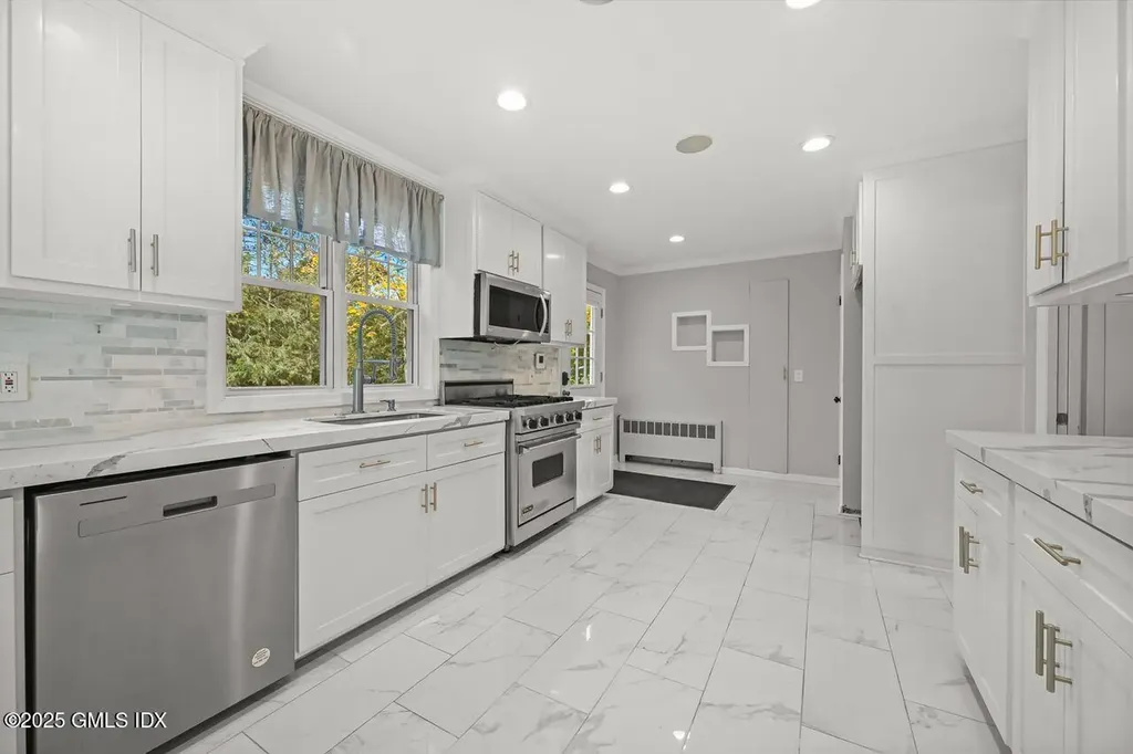 233 Palmer Hill Road Old Greenwich CT 06870