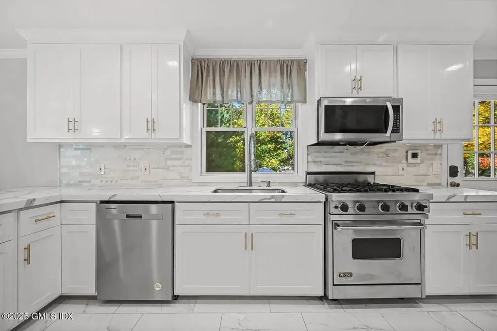 233 Palmer Hill Road Old Greenwich CT 06870