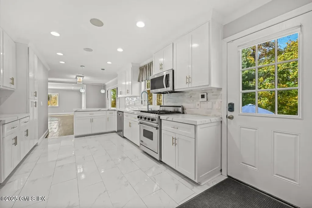 233 Palmer Hill Road Old Greenwich CT 06870