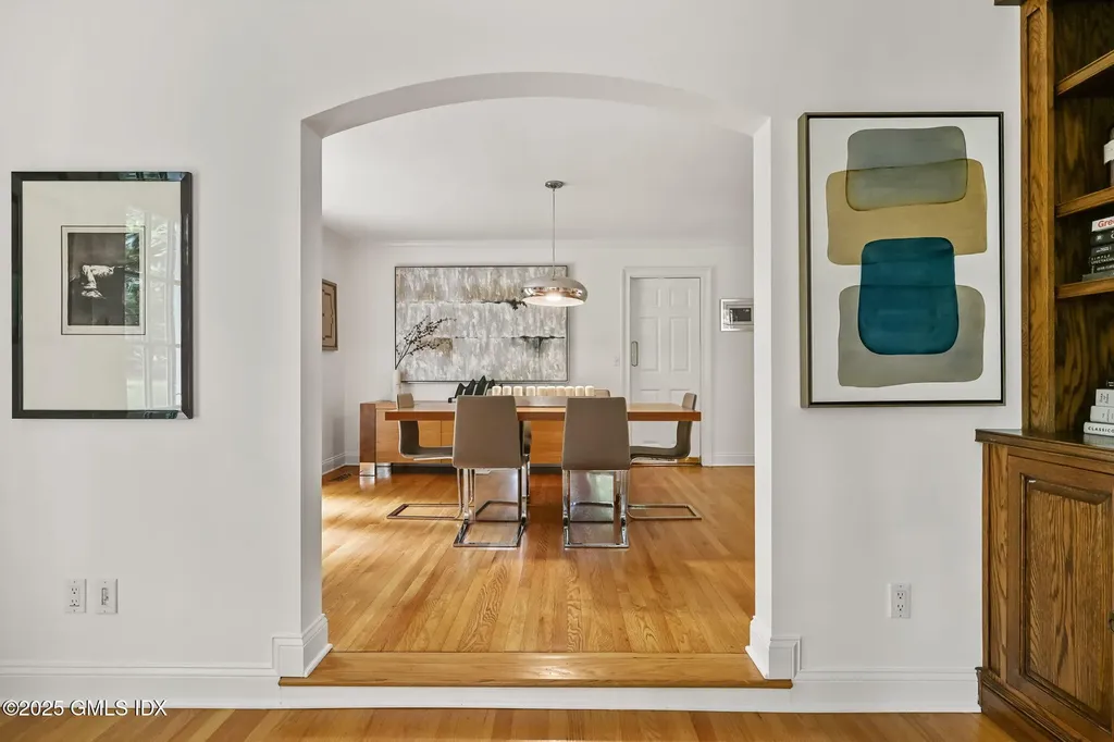 12 Wooddale Road Greenwich CT 06830