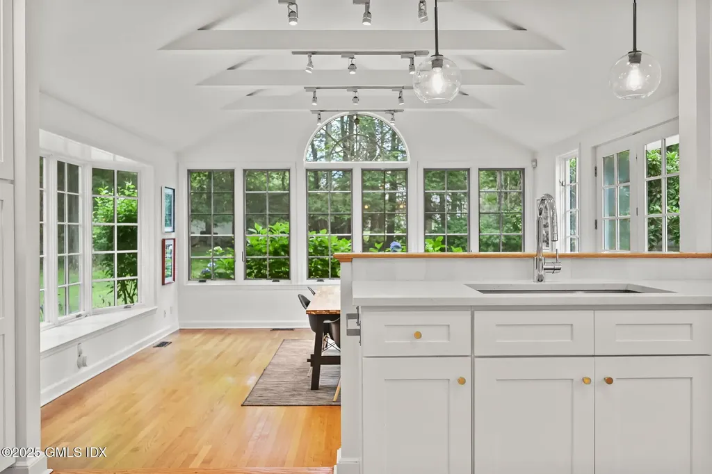 12 Wooddale Road Greenwich CT 06830