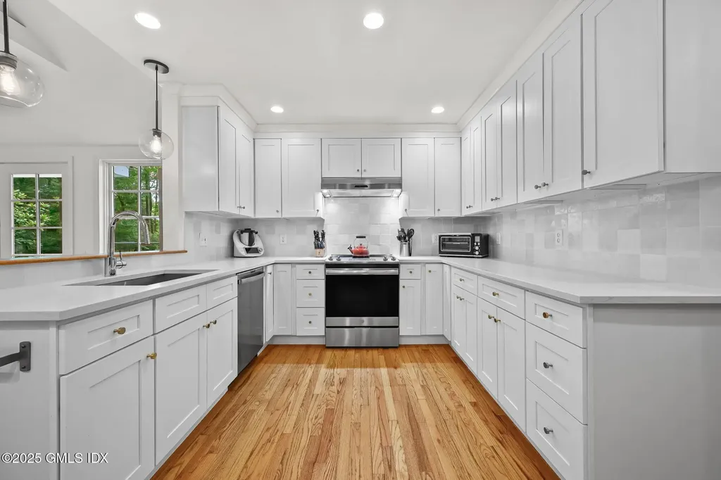 12 Wooddale Road Greenwich CT 06830