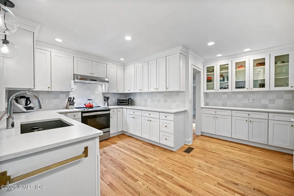 12 Wooddale Road Greenwich CT 06830