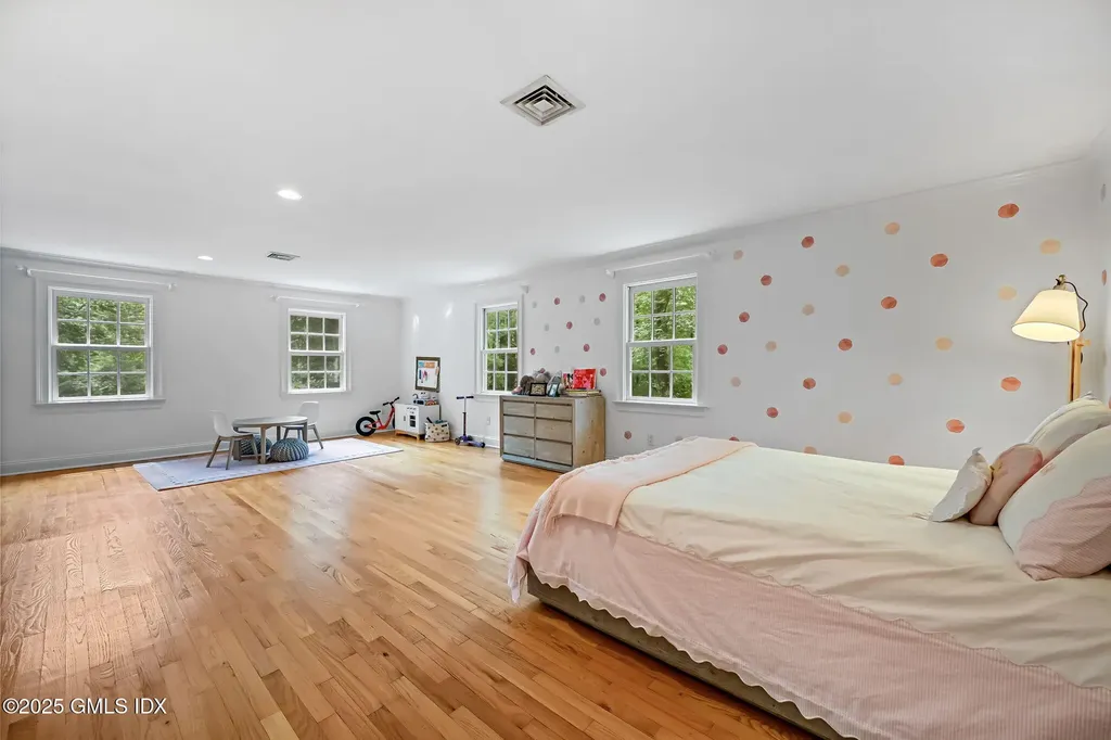 12 Wooddale Road Greenwich CT 06830