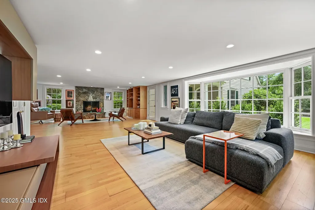 12 Wooddale Road Greenwich CT 06830