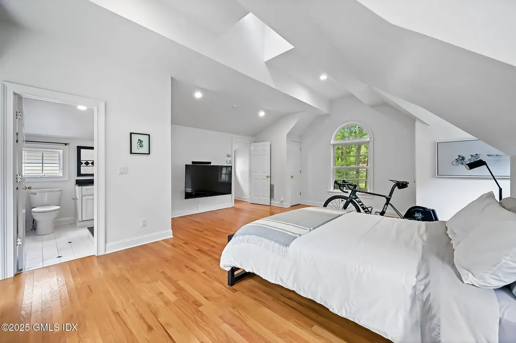 12 Wooddale Road Greenwich CT 06830