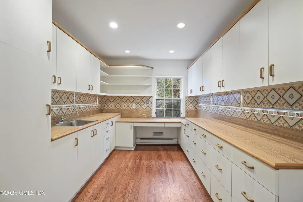 583 Lake Avenue Greenwich CT 06830