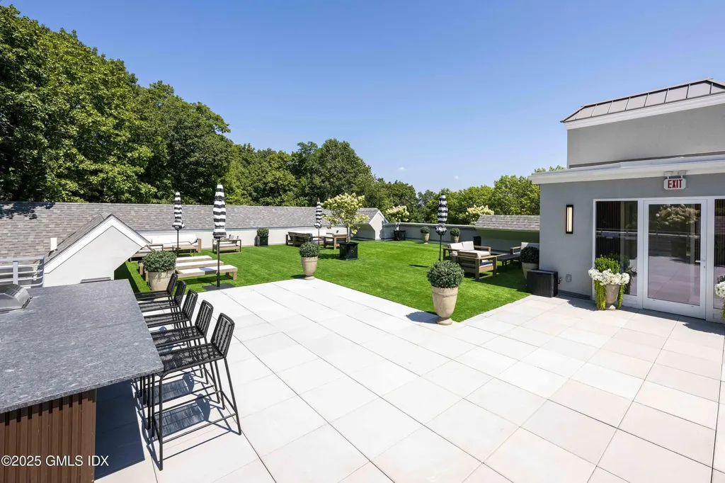 100 E Putnam Avenue Cos Cob CT 06807