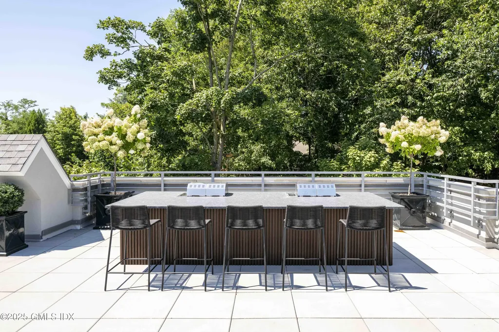 100 E Putnam Avenue Cos Cob CT 06807