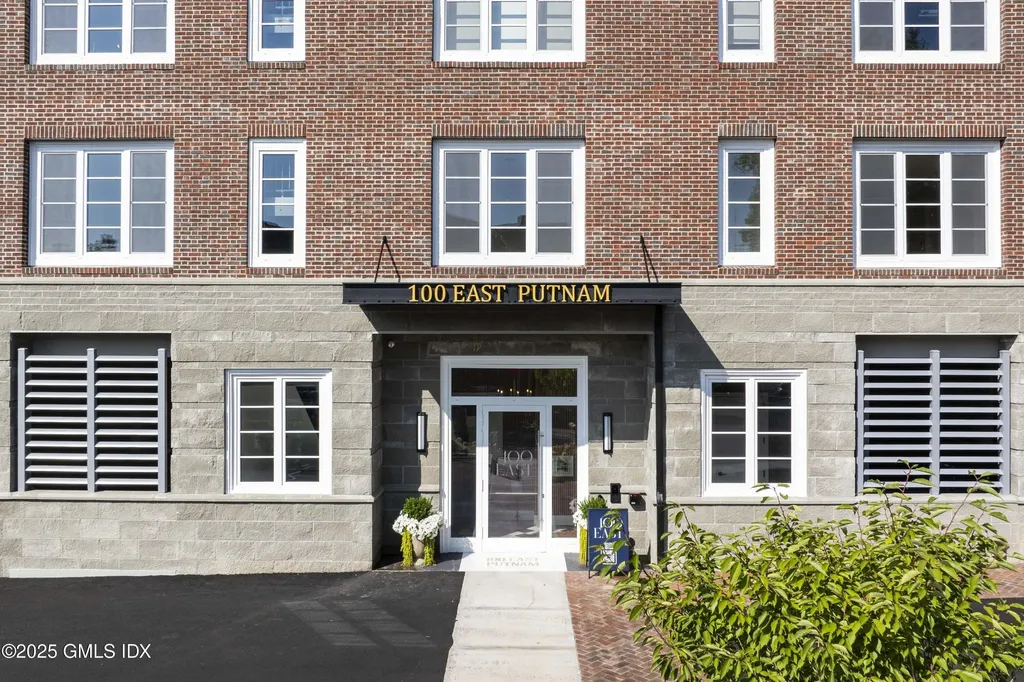 100 E Putnam Avenue Cos Cob CT 06807