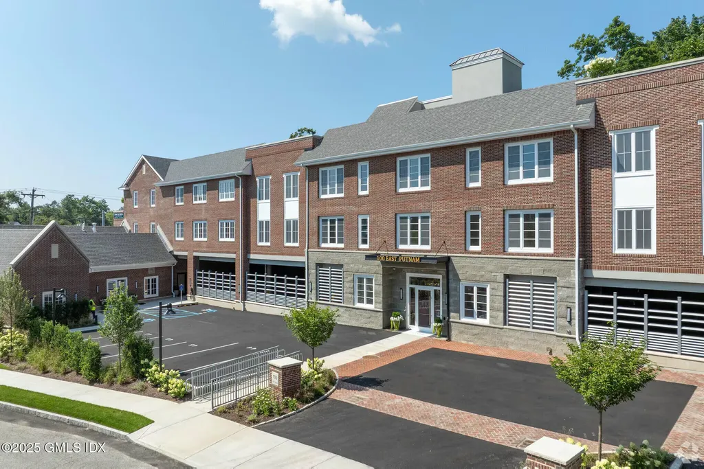 100 E Putnam Avenue Cos Cob CT 06807