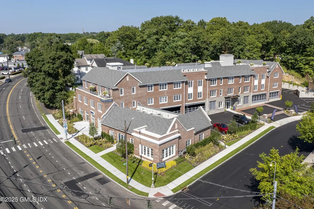 100 E Putnam Avenue Cos Cob CT 06807