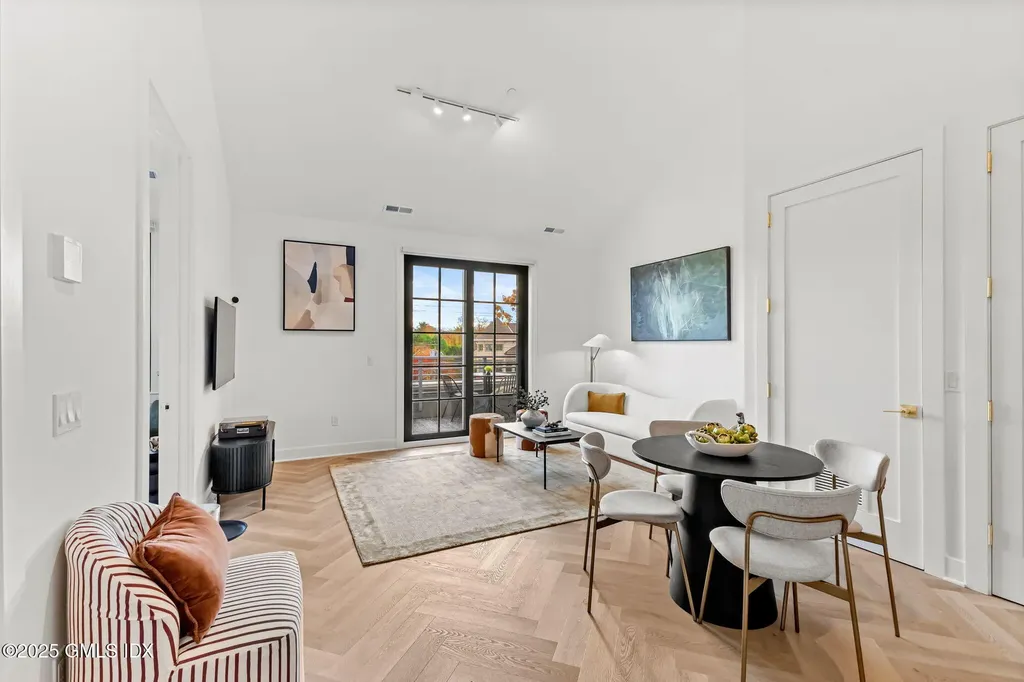 100 E Putnam Avenue Cos Cob CT 06807